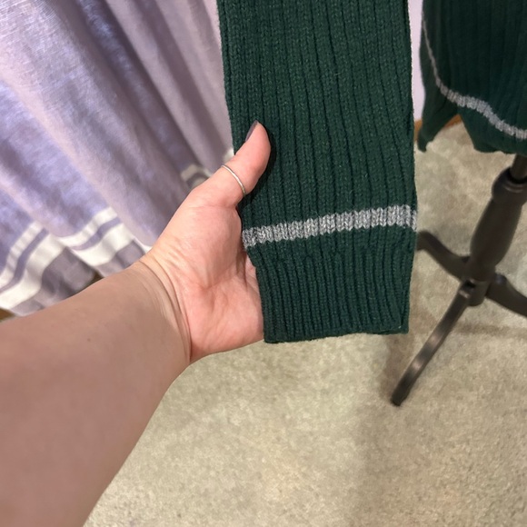 NWT Harry Potter Slytherin Crewneck Sweater - Picture 6 of 8